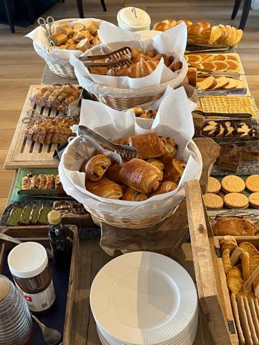 logis hotel et restaurant le galion canet plage