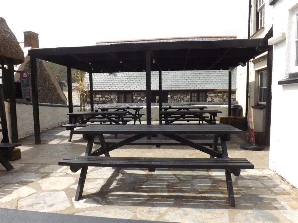 cadgwith cove inn