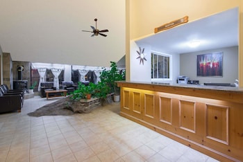 Howard Johnson By Wyndham Gravenhurst,Gravenhurst>>Bracebridge,2 star