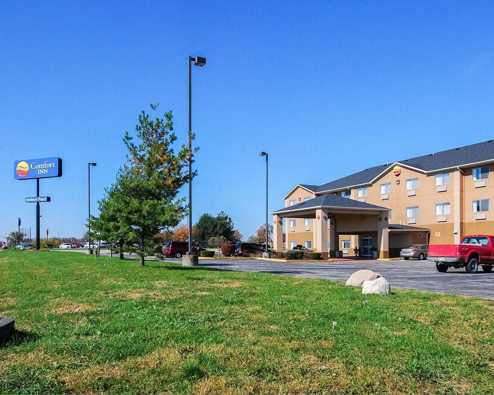 comfort inn and suites north greenfield