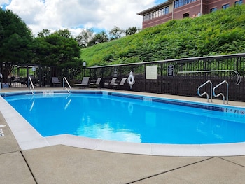 Hampton Inn Greensburg,Latrobe>>Greensburg,3 star
