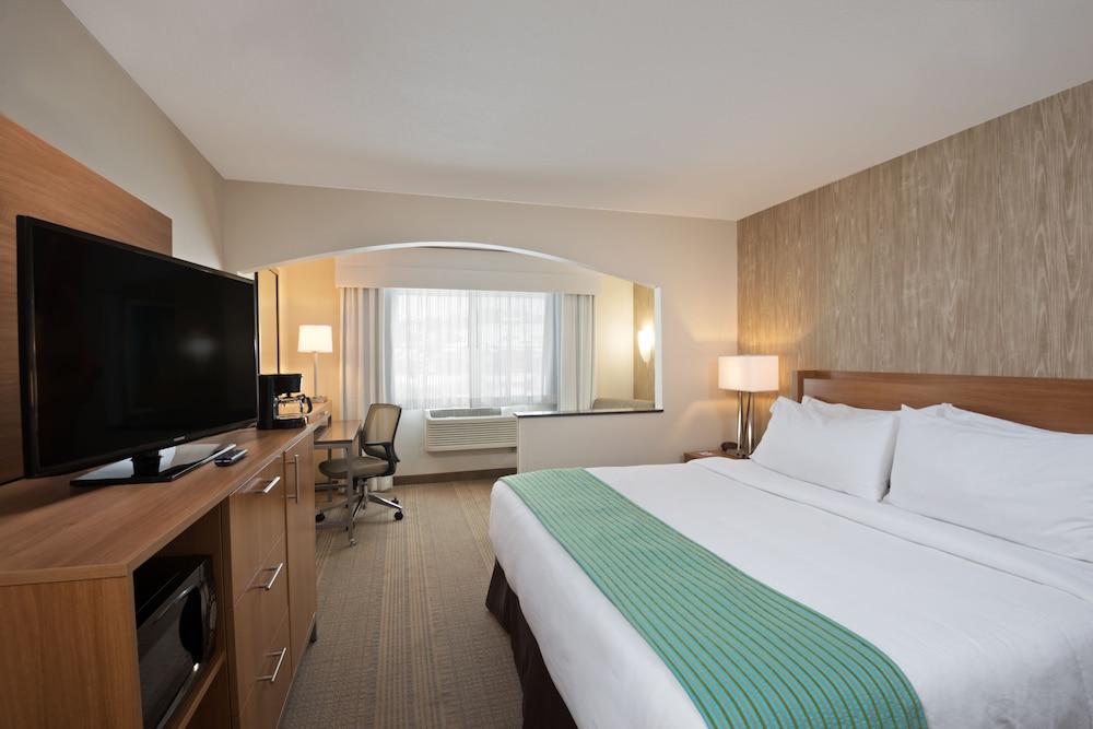 holiday inn express and suites fraser by ihg