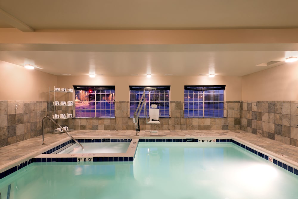 holiday inn express and suites fraser by ihg