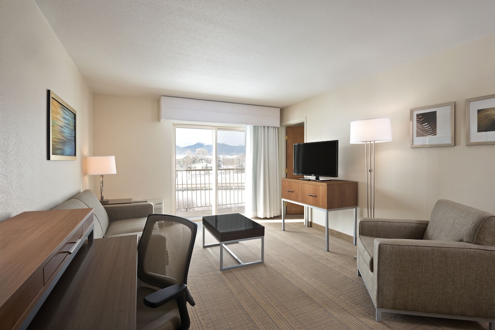 holiday inn express and suites fraser by ihg