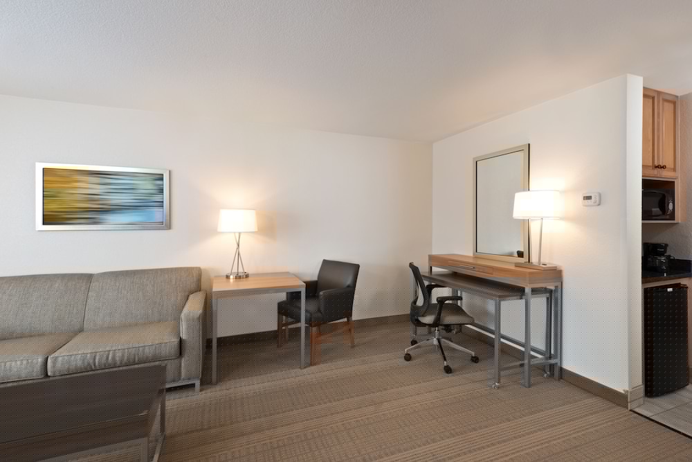 holiday inn express and suites fraser by ihg