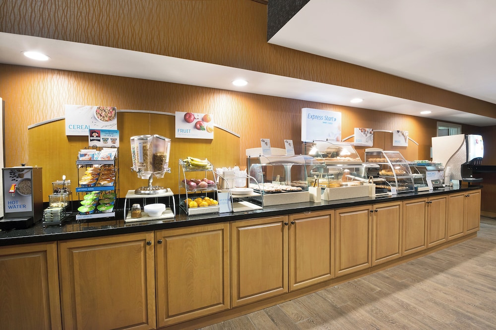 holiday inn express and suites fraser by ihg