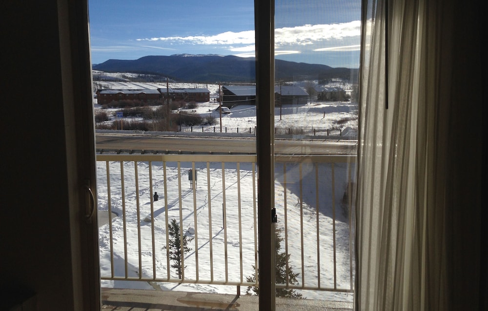 holiday inn express and suites fraser by ihg