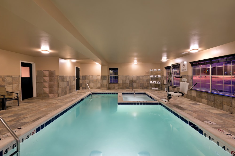 holiday inn express and suites fraser by ihg