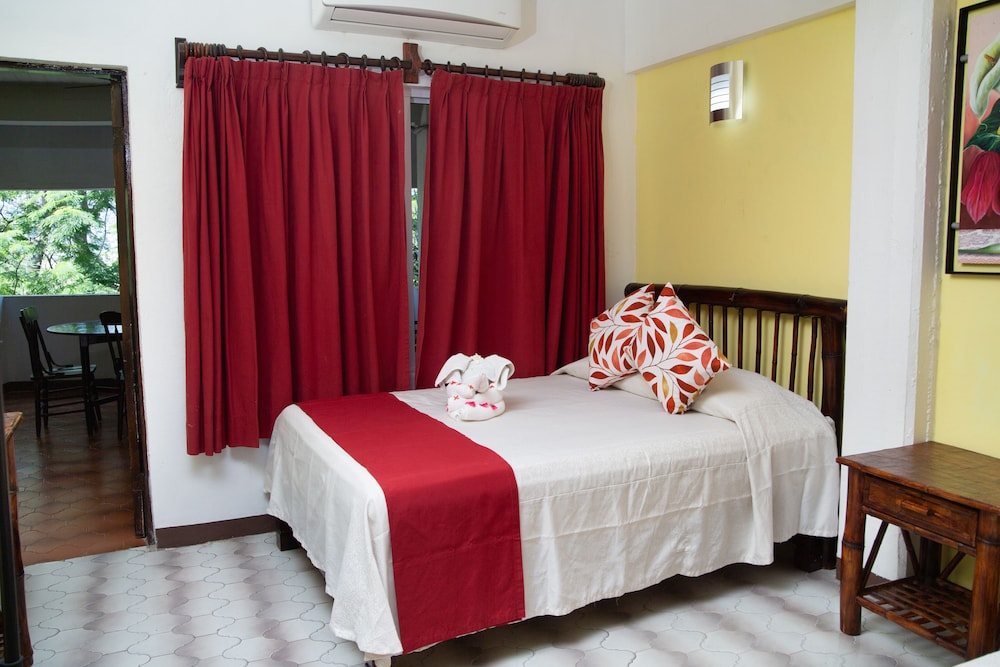 hotel zihua caracol