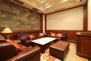 wei yat grand hotel