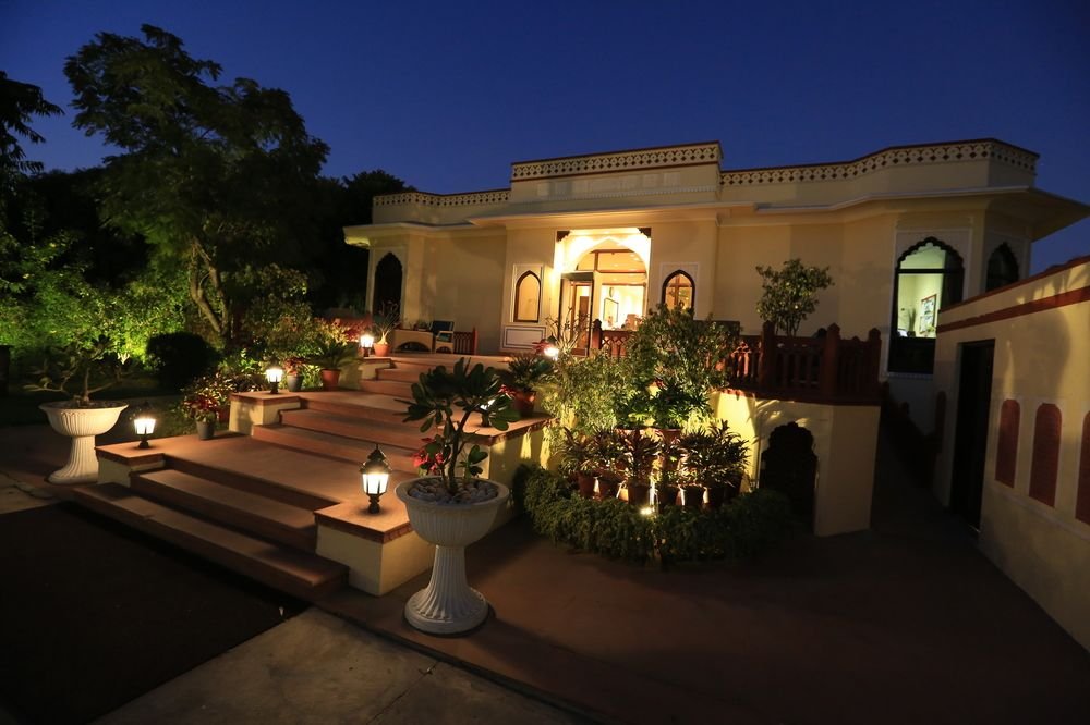 Taj Sms Hotel,Jhalana Doongri>>Jaipur,3 star