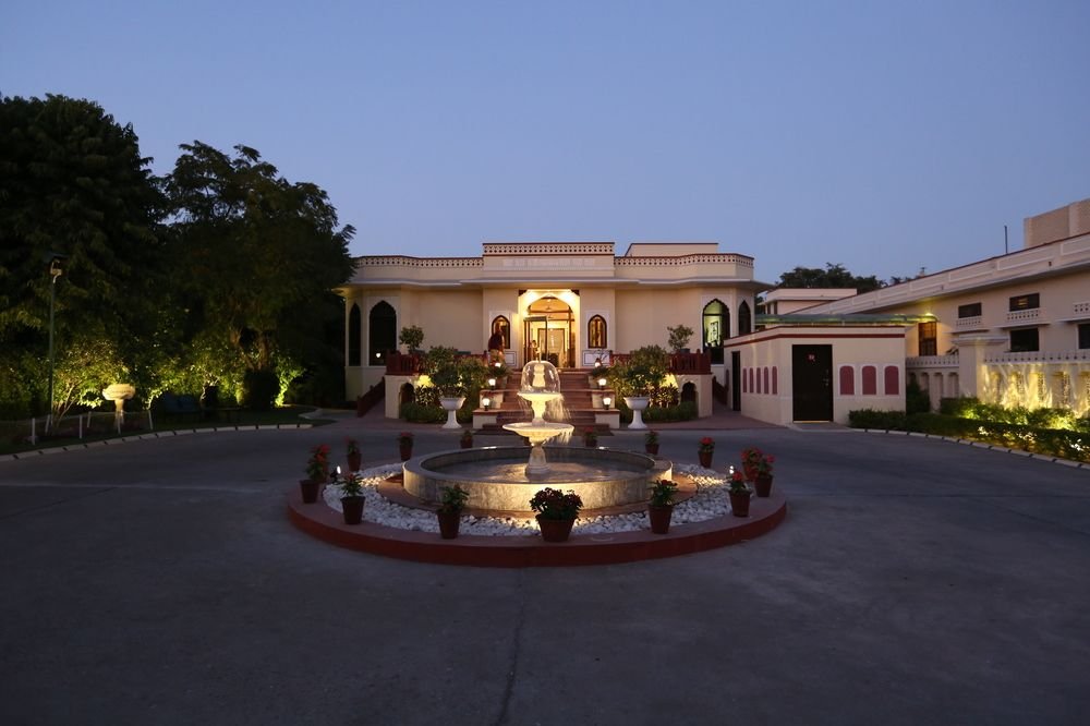Taj Sms Hotel,Jhalana Doongri>>Jaipur,3 star