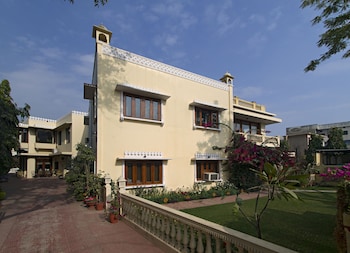 dera rawatsar heritage hotel
