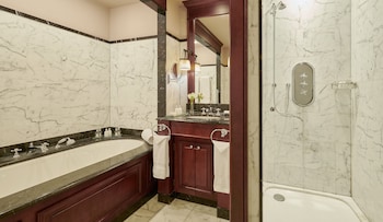 Intercontinental Bordeaux Le Grand Hotel By Ihg,Le Tasta>>Bordeaux,5 star