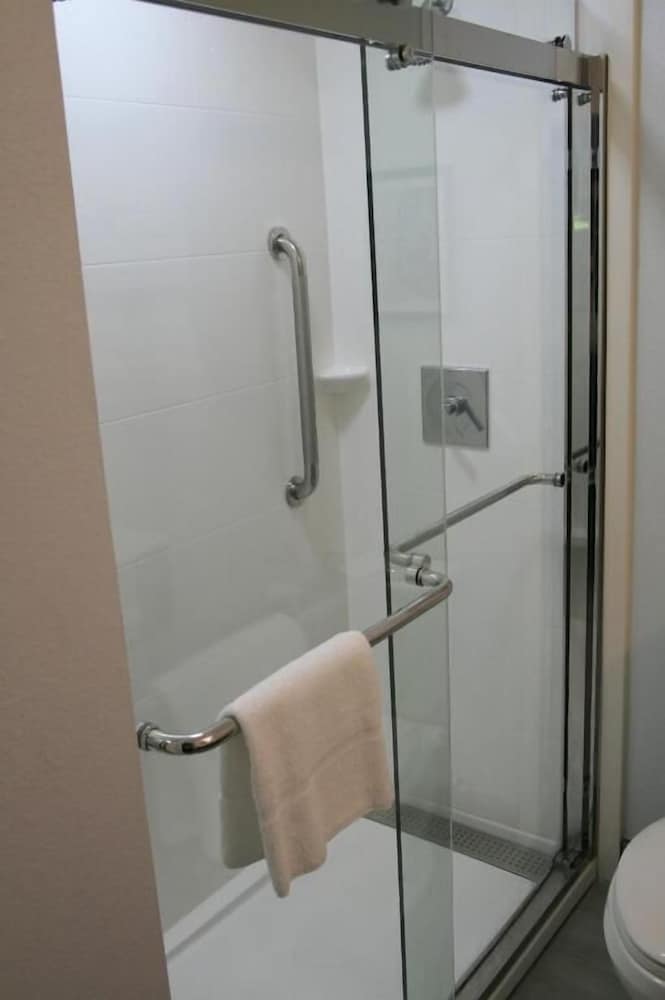 hampton inn by hilton concord bow