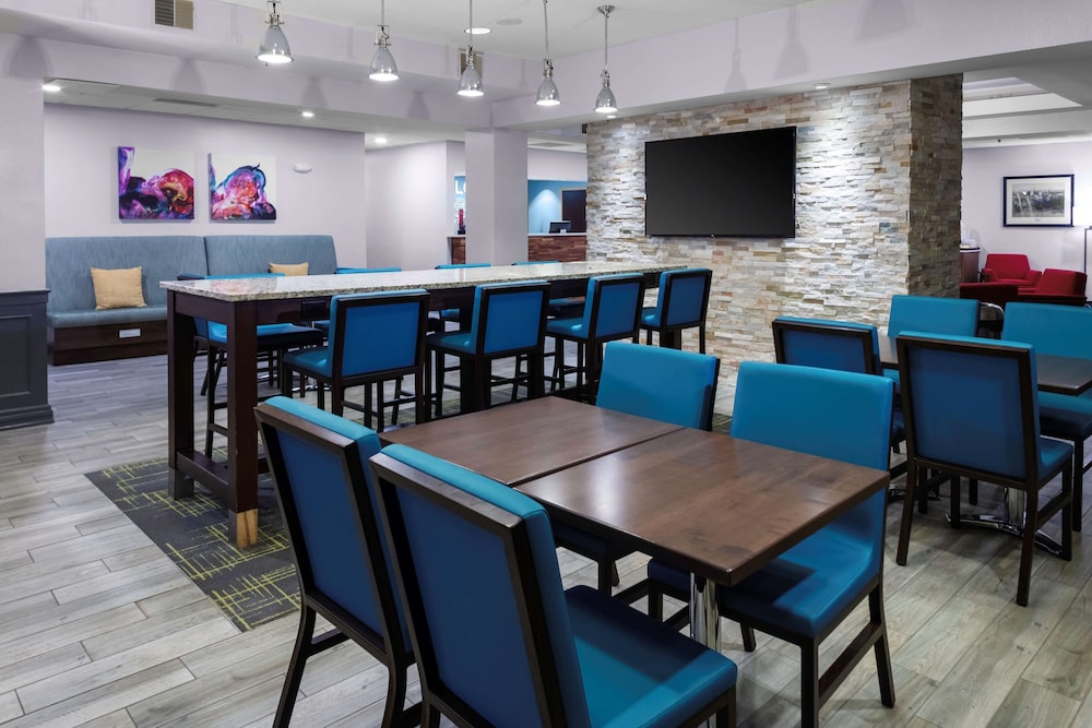 hampton inn by hilton concord bow