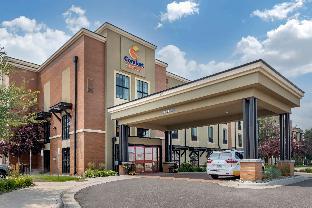 comfort suites airport university