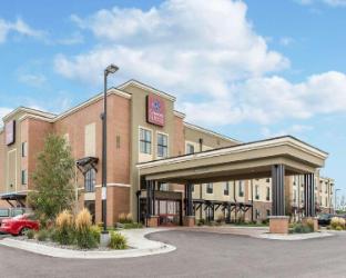 comfort suites airport university