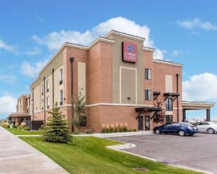 comfort suites airport university