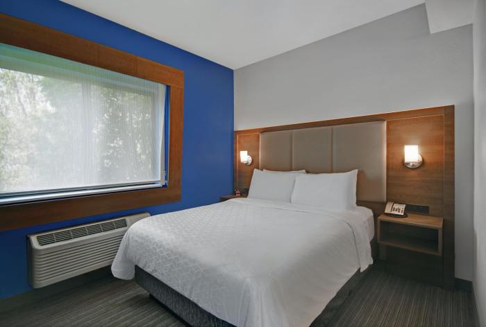 holiday inn express adrian by ihg
