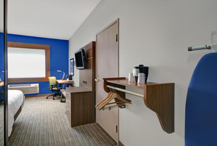 holiday inn express adrian by ihg