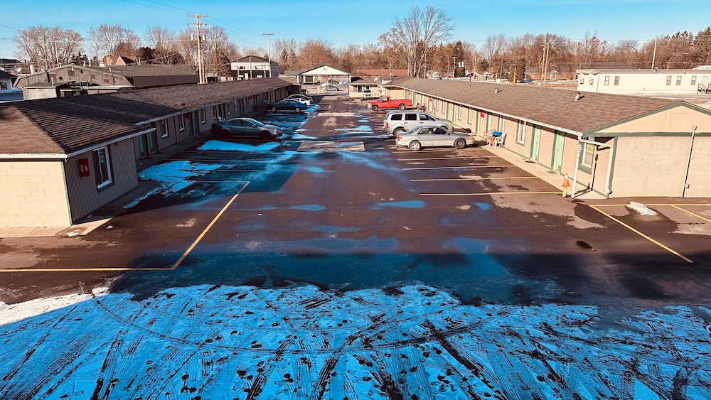 currys motel by oyo saginaw mi