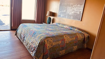 currys motel by oyo saginaw mi