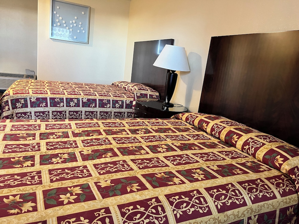 currys motel by oyo saginaw mi