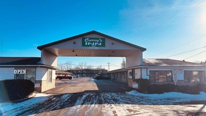 currys motel by oyo saginaw mi