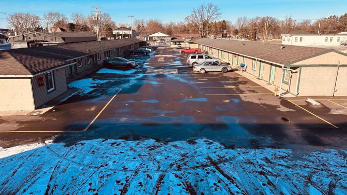currys motel by oyo saginaw mi