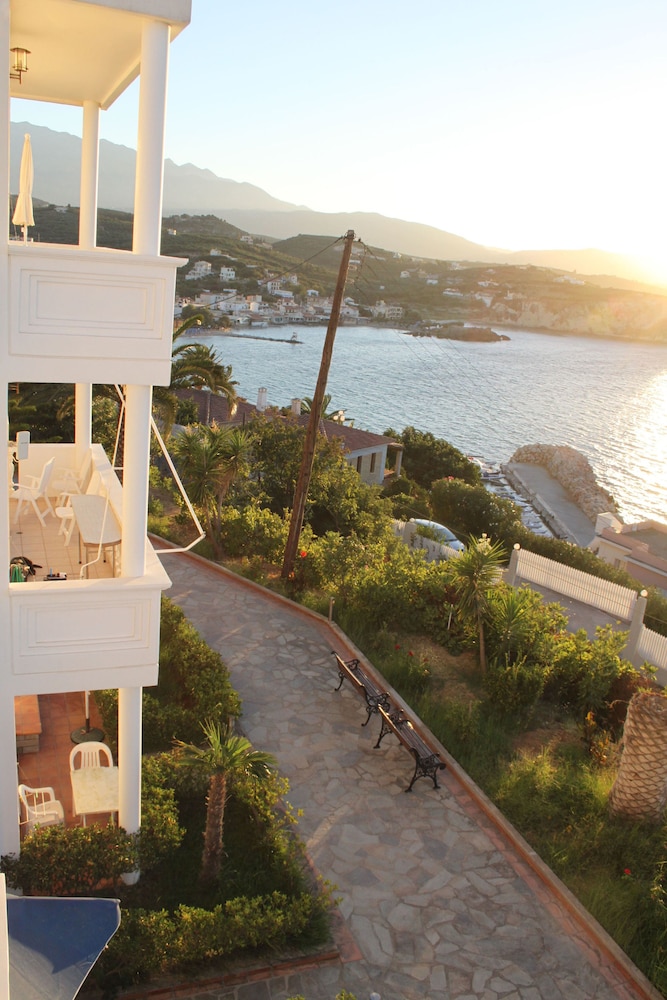villa irini