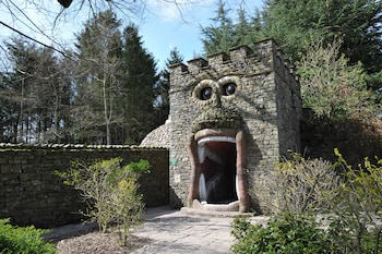 the saddle room restaurant