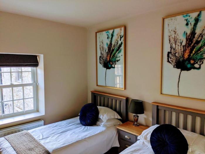 the saddle room restaurant