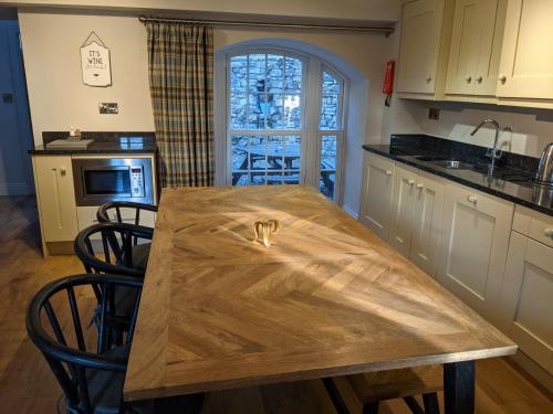 the saddle room restaurant