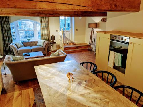 the saddle room restaurant