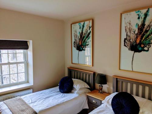 the saddle room restaurant