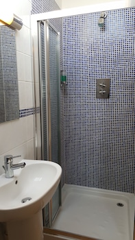 bath road apartments