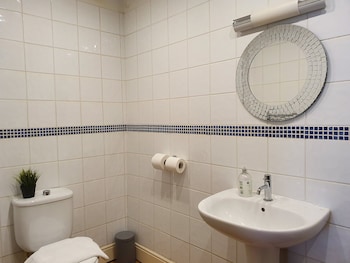 bath road apartments