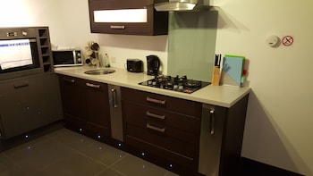 bath road apartments