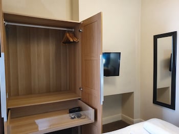 bath road apartments