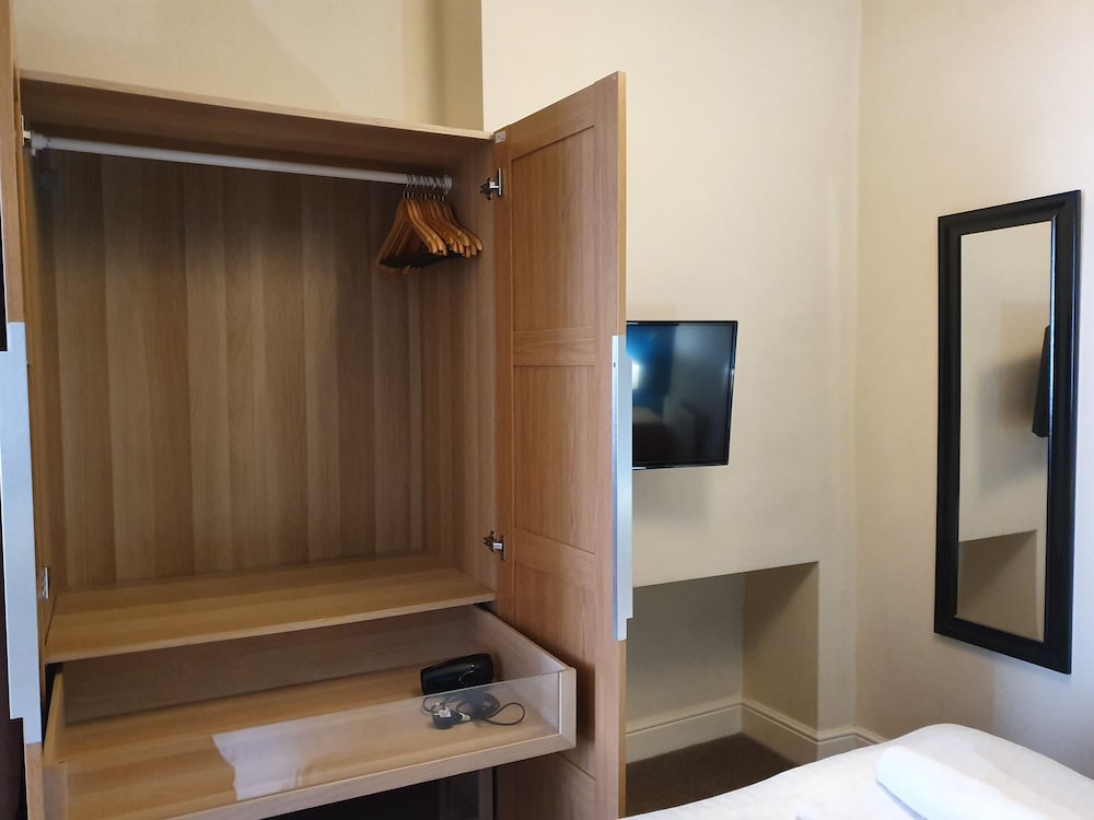 bath road apartments