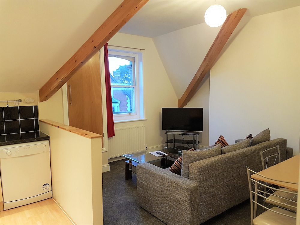 bath road apartments