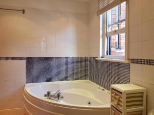 bath road apartments