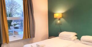 bath road apartments