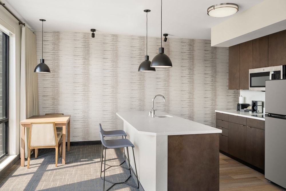 residence inn by marriott milwaukee brookfield at poplar creek