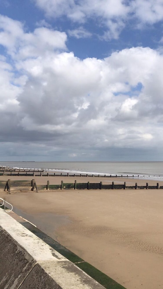 frinton escapes