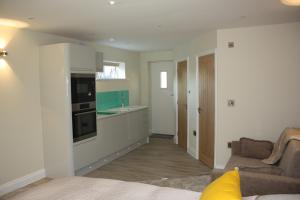 frinton escapes