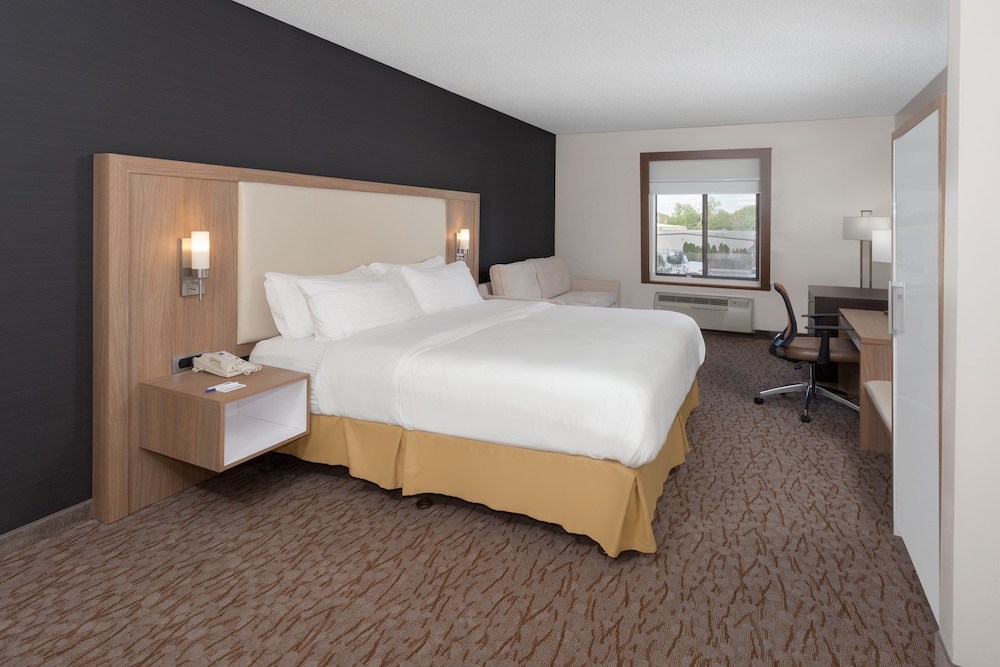 holiday inn express hotel and suites brookville by ihg
