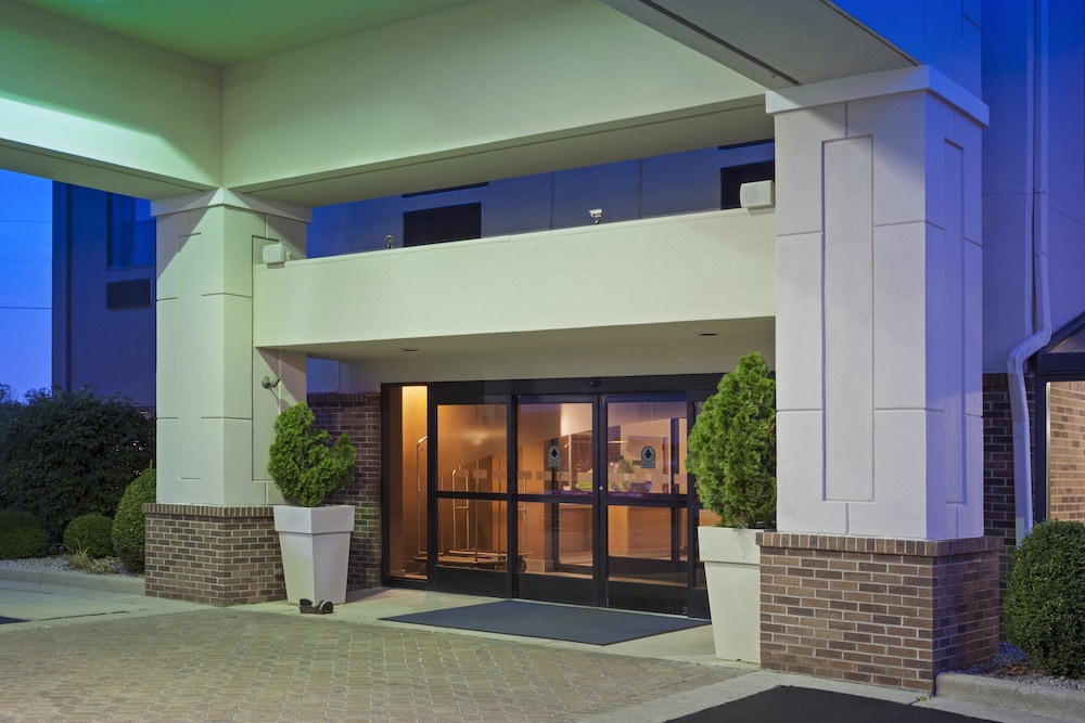 holiday inn express hotel and suites brookville by ihg