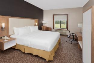holiday inn express hotel and suites brookville by ihg